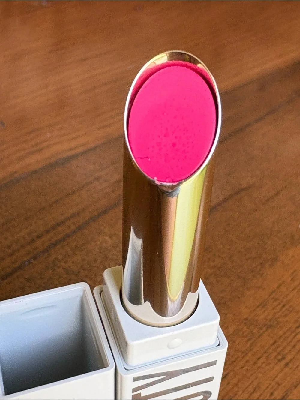 Beautycounter Statement Maker Satin Lipstick Electric GU3 0.06 oz NEW